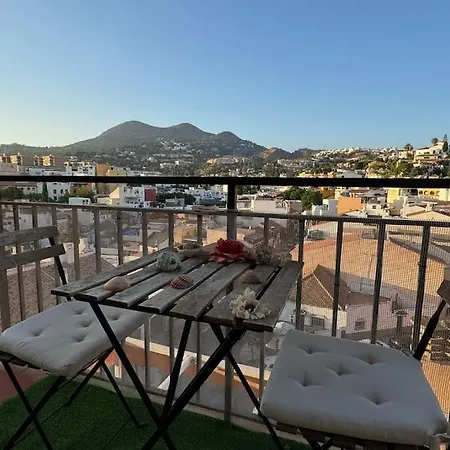 Charming Apartment With Mountain Views Malaga Exterior photo